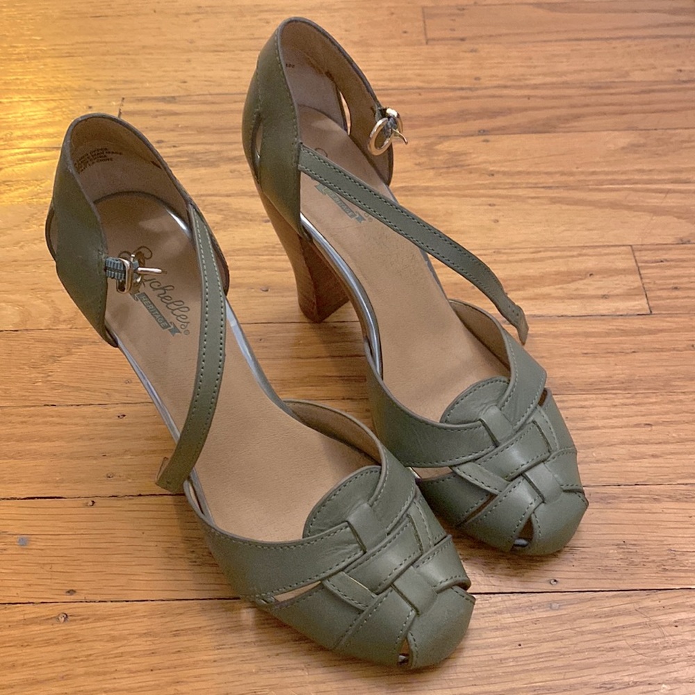 Heritage Grey/Green Heels - Vintage look with a modern touch!